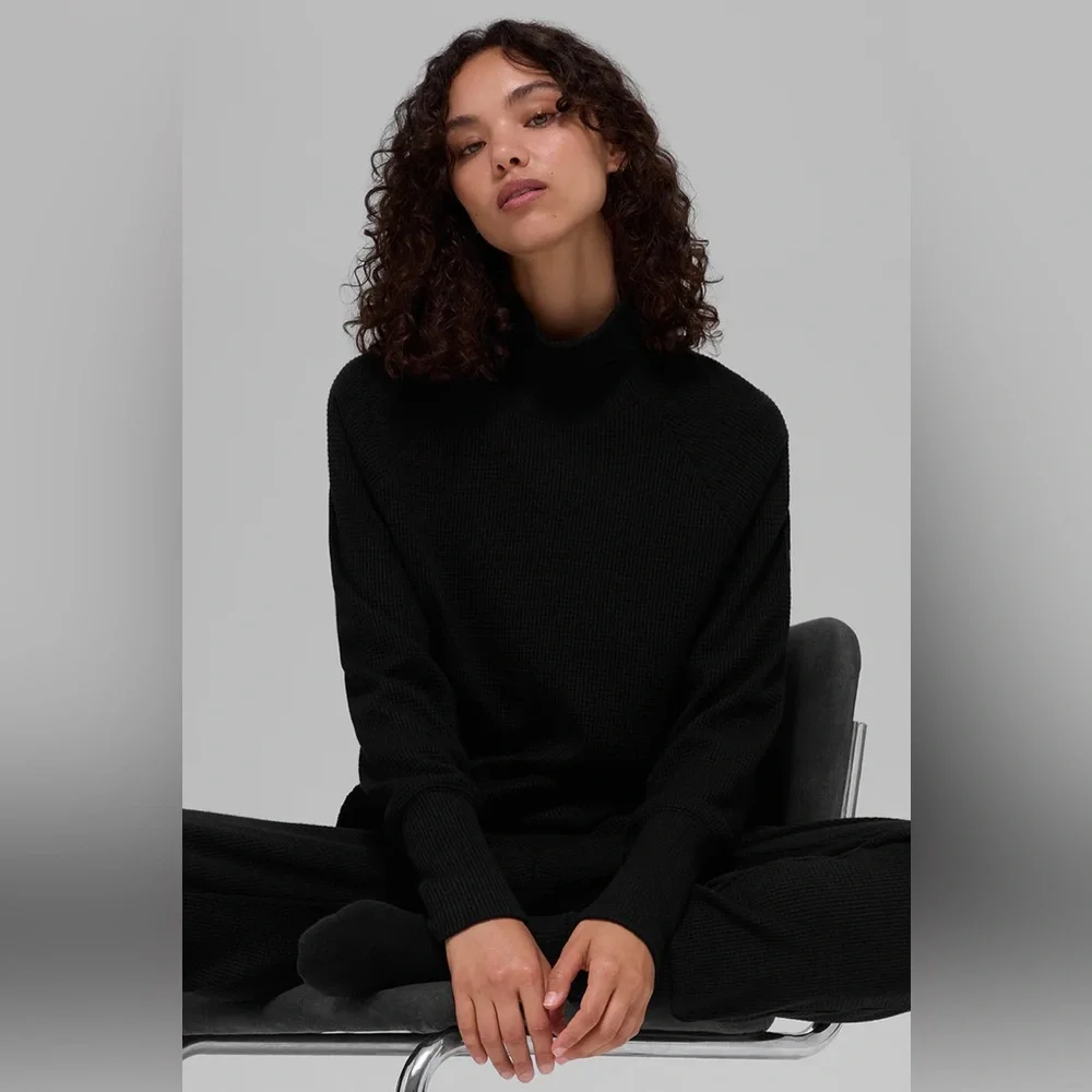 Alo Yoga Waffle Weekend Escape Mock Neck Long Sleeve Black S